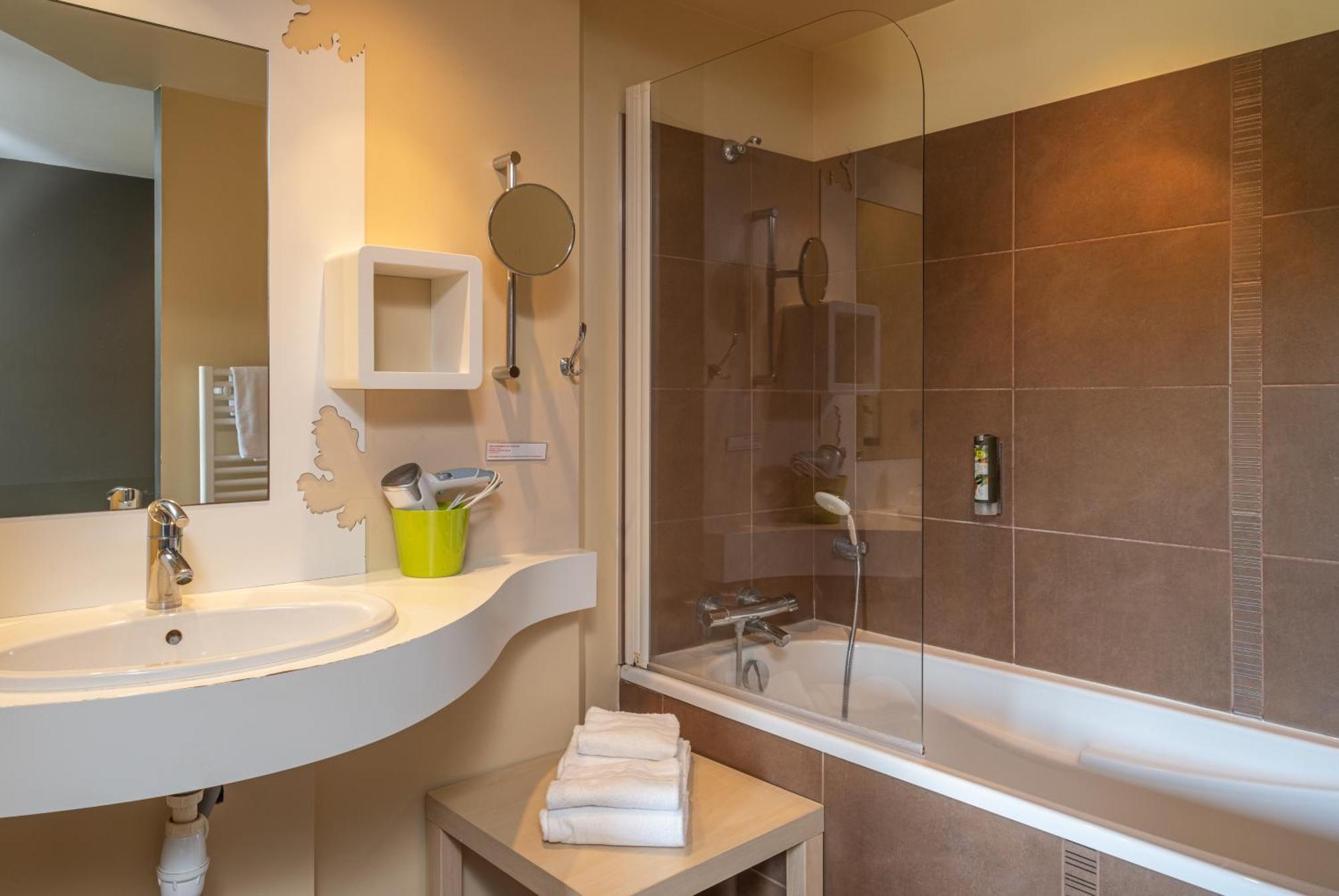 Logis Auberge De La Foret Le Gavre Room photo